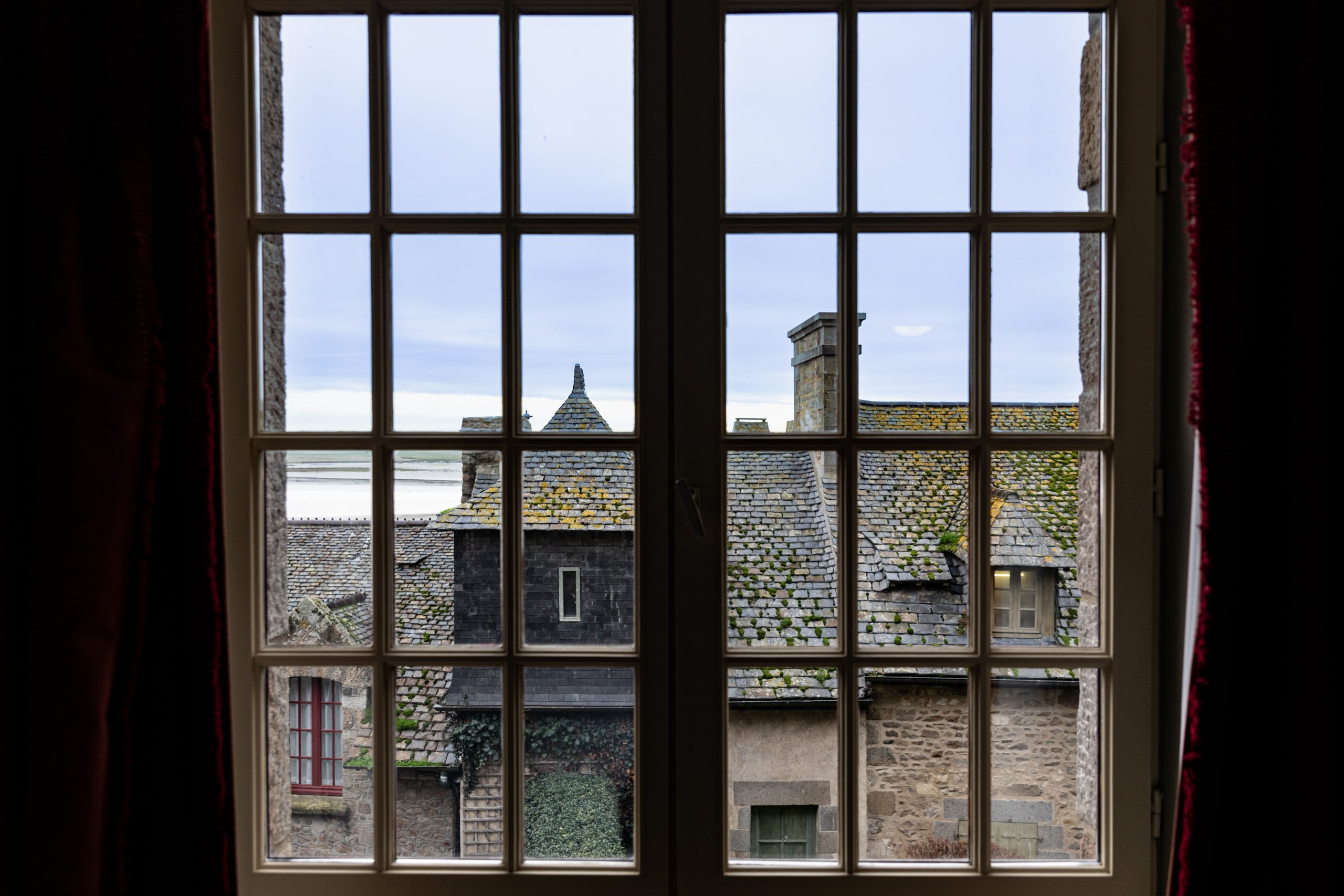 La Maison Rouge | La Mere Poulard ElodieOliveiraPhotographe 159 1 scaled La Mere Poulard ElodieOliveiraPhotographe 159 1 scaled