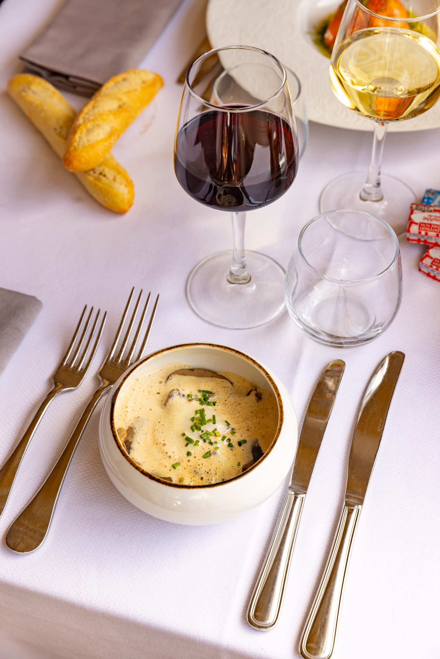 Le restaurant | LaMerePoulard 28 scaled LaMerePoulard 28 scaled